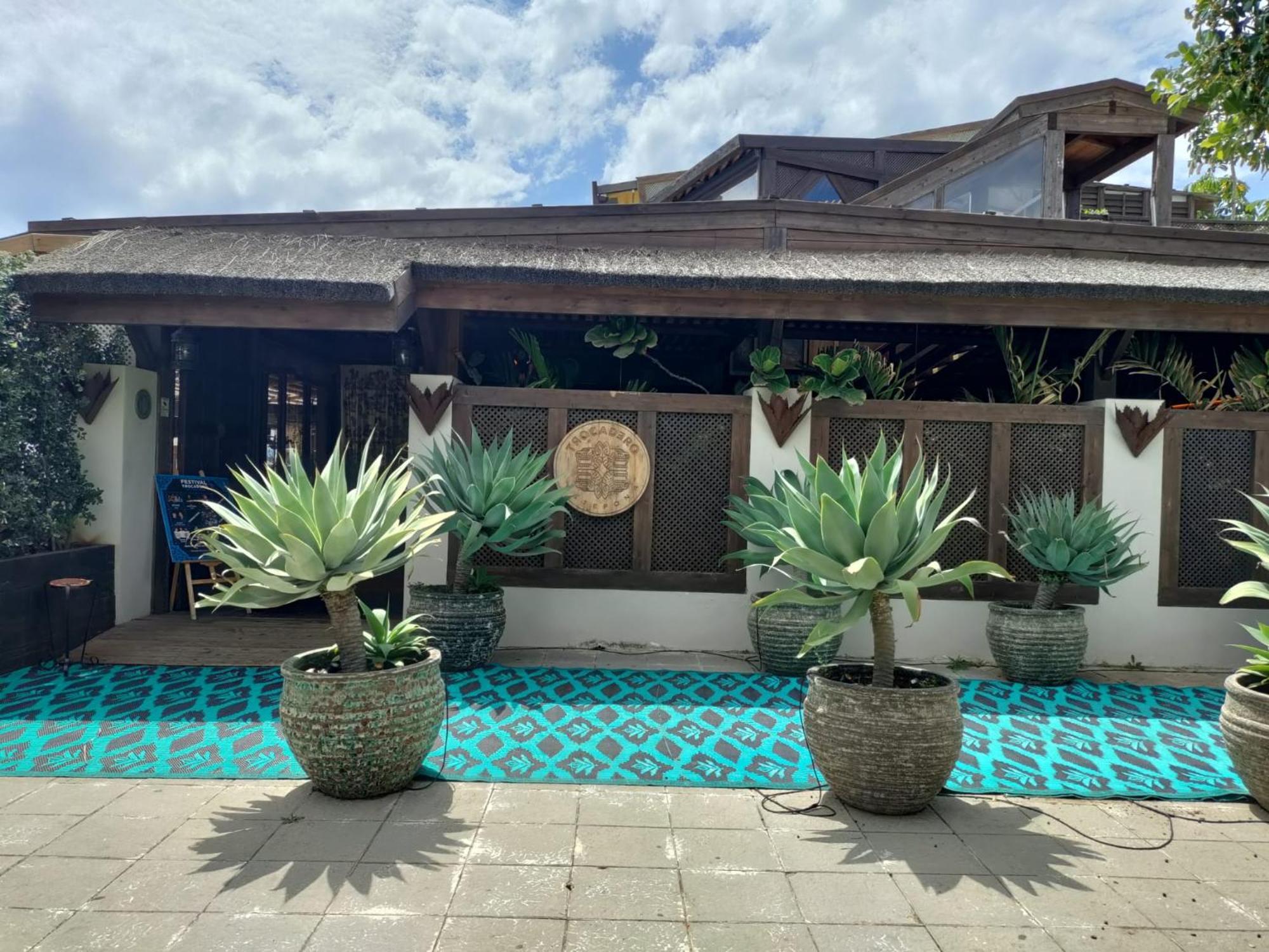 Beautiful 2-bedroom Frontline Apartamento